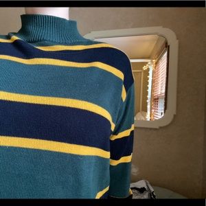 Brandy Melville sweater 🤍